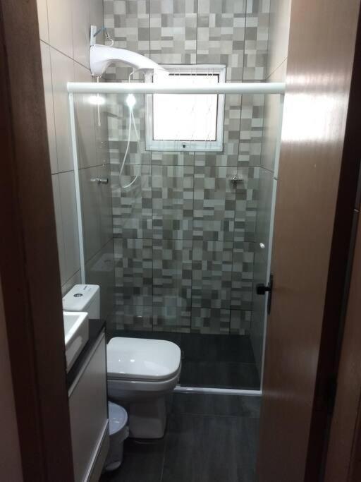 Casa Com Piscina E Ar Condicionado Condicionado Сasa de vacaciones *